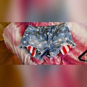 Size 0 Patriotic short shorts